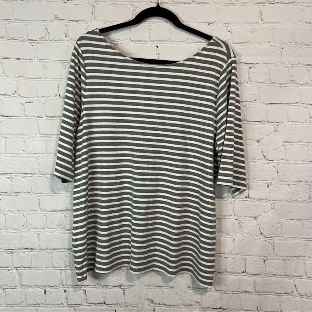 Old Navy Classic 3/4 Tee size XL